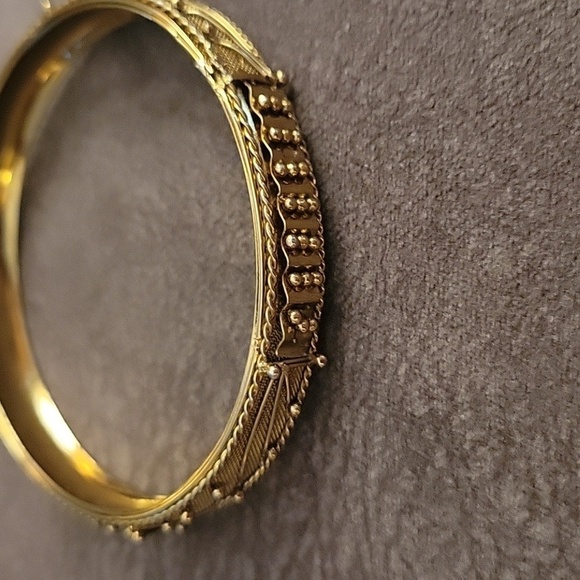 VTG Goldtone Milgrain Art Deco Bangle Gothic Great Gatsby Bracelet - Picture 5 of 5